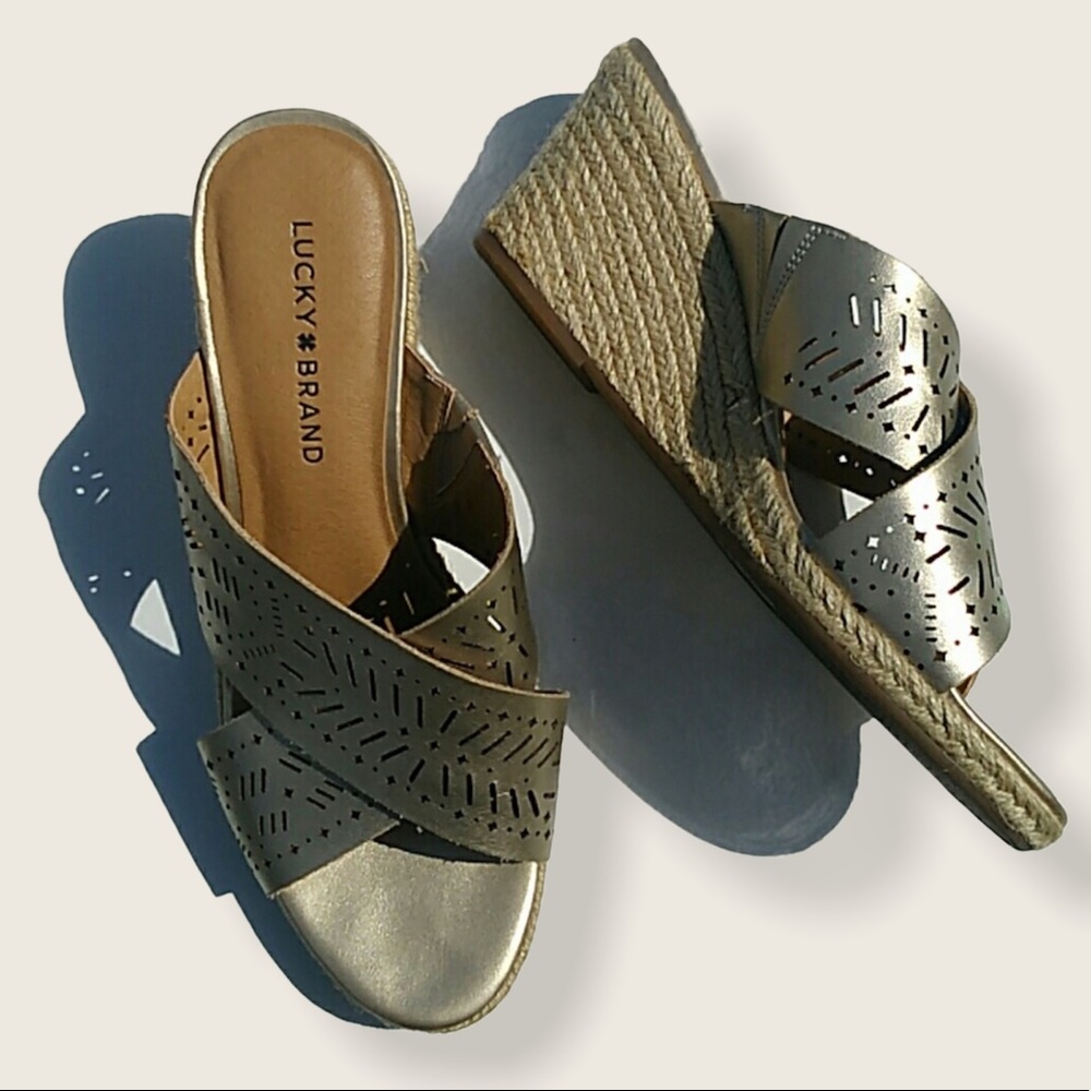 LUCK BRAND Gold Leather Sandals